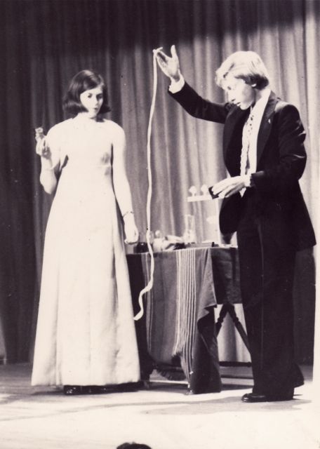 Toen Willy zijn koordtruc grandioos liet mislukken zag Murielle haar kans schoon om de echtscheiding aan te vragen.